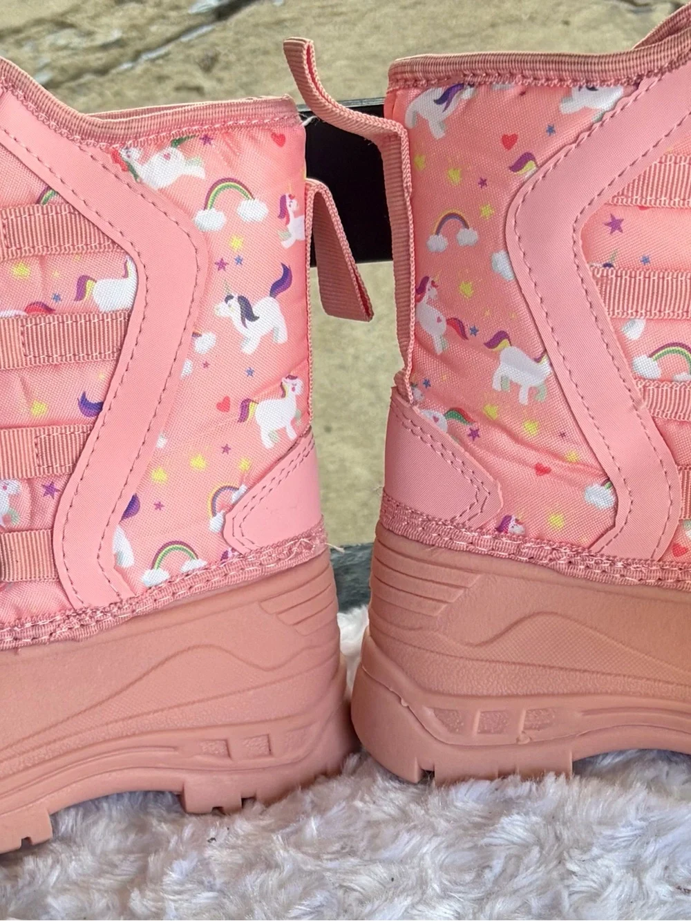 Merence kids’ winter/snow boots in a pink unicorn print, European size 24